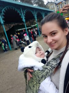 dziewczynka walcząca o zdrowie